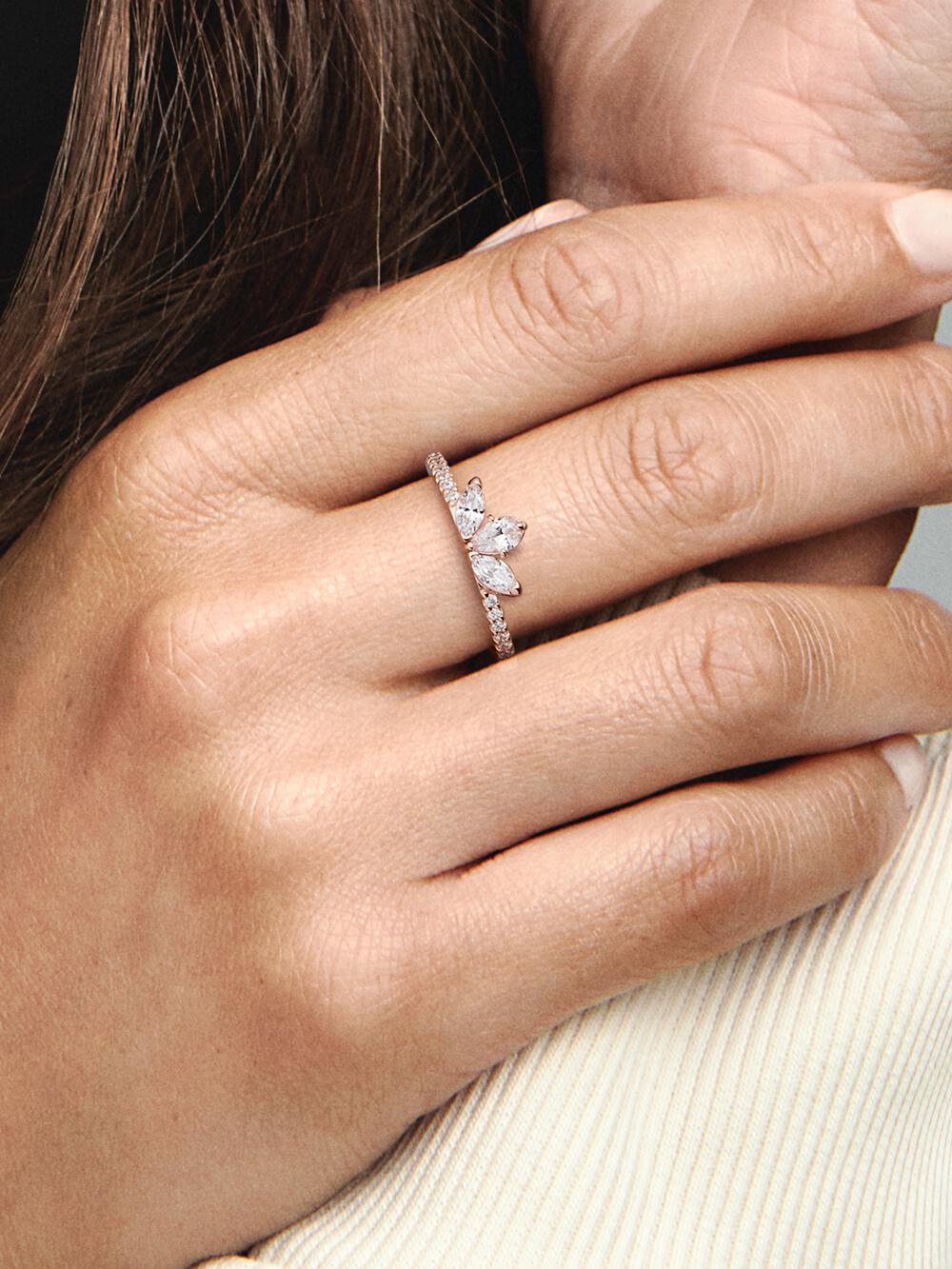 Sparkling Herbarium Cluster Ring